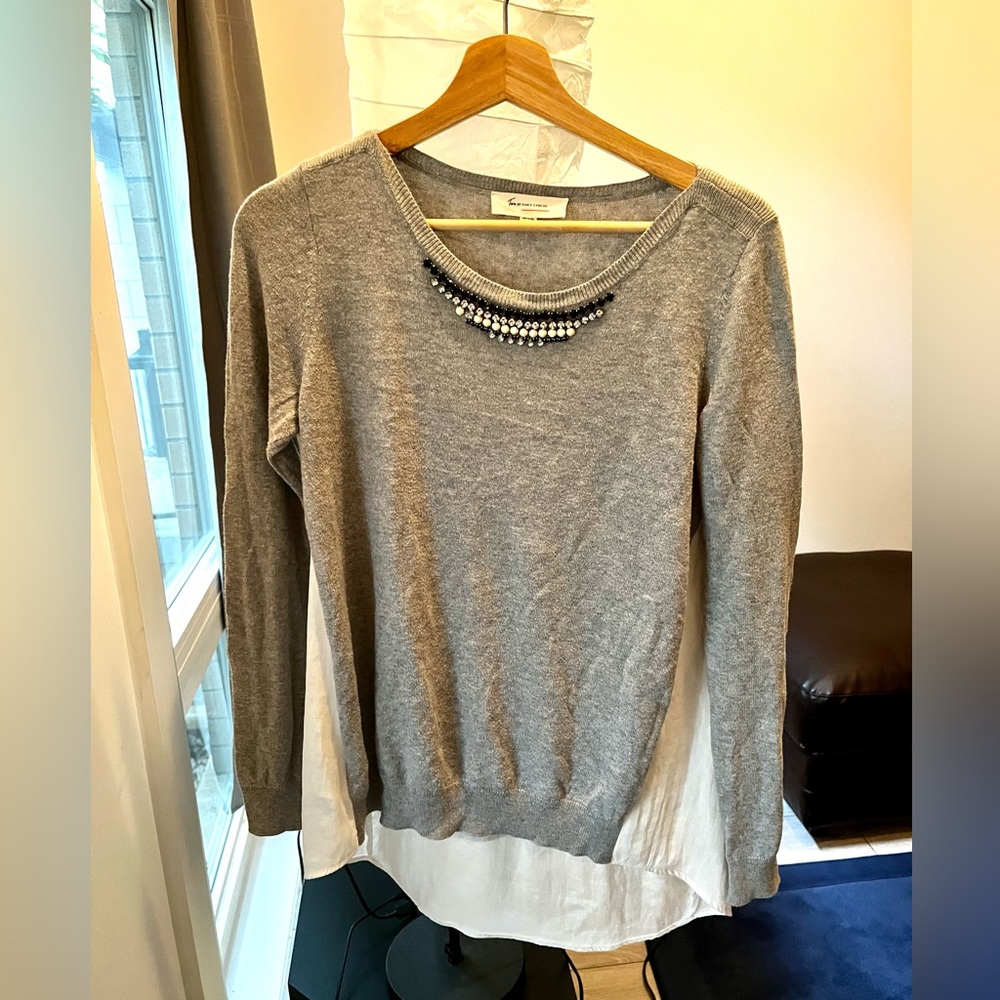 Two By Vince Camuto Sweater With White Shirt Underlay Embellished Neckline SZ S